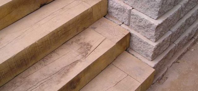 DRIVEWAY AND GARDEN STEPS WITH RAILWAY SLEEPERS